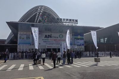 廣交世界，互利天下